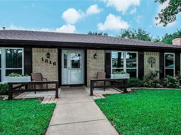 3rd image of 1816 E Cedar Elm Dr