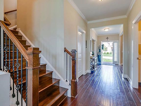 4th image of 723 Eldon Ln