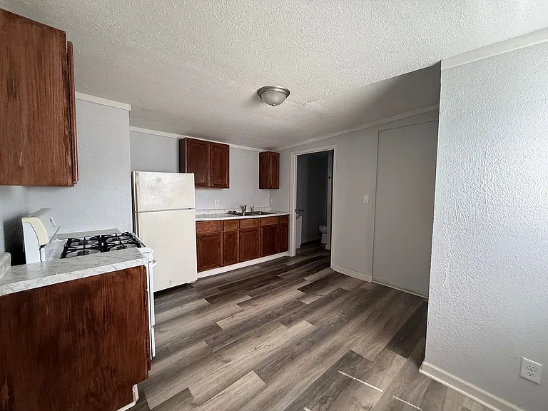 2015 Miller St #A — Photo 5