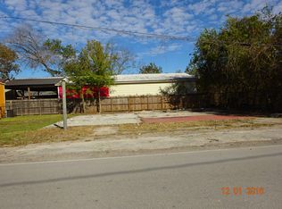 104 Kerry Rd, Highlands, TX 77562