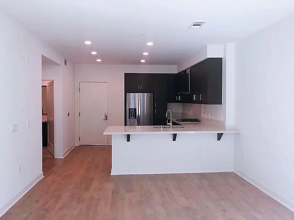 2410 Nolita #2410