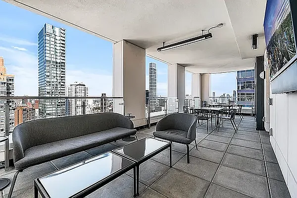 Rented by Mossanen Group | media 25