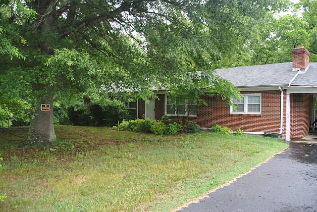 1st image of 436 Pinecrest Dr