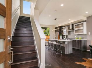 2405 NW 75th St, Seattle, WA 98117