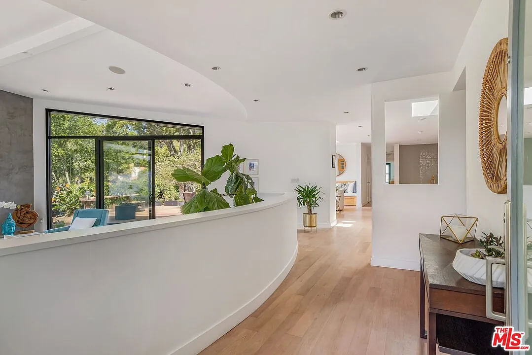 5 bed, 4.0 bath, 3347 sqft, $26,500 — Photo 4