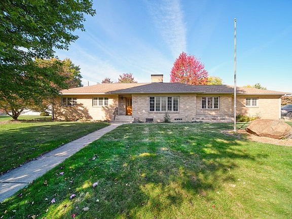 3rd image of 3392 Roosevelt Rd