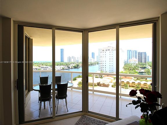 3rd image of 20191 E Country Club Dr APT 908