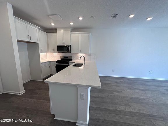 3rd image of 37 WOODS Lane
