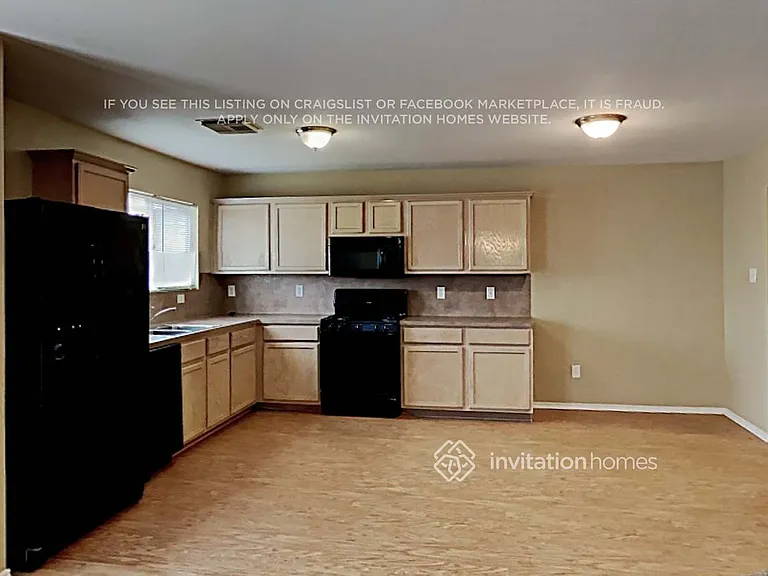 14438 Moreno Ave — Photo 6