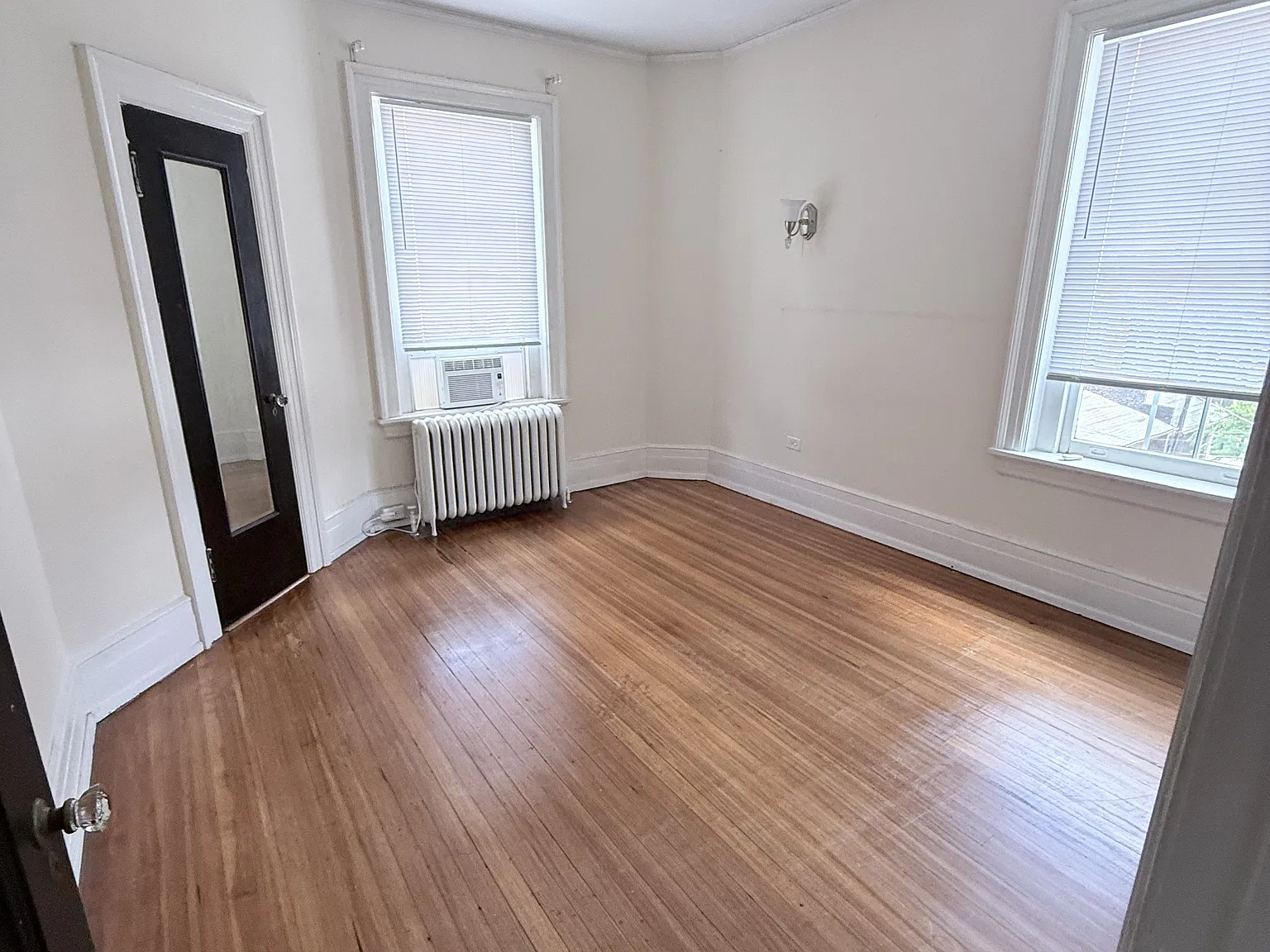 1 bed, $1,300 — Photo 3