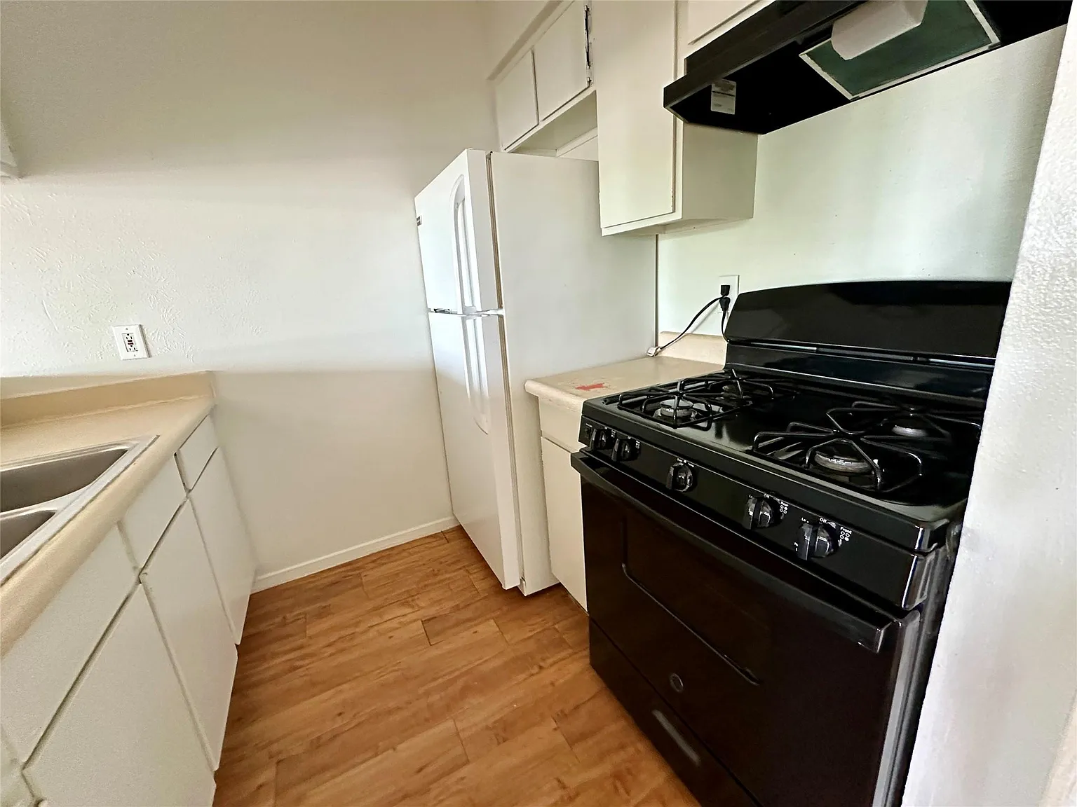 1 bed, 1.0 bath, 600 sqft, $950 — Photo 4