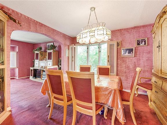 5th image of 2545 E 64th St