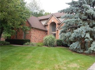 3612 Sahalee Dr, Rochester Hills, MI 48309