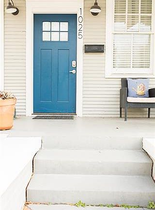 3rd image of 1025 Jena St