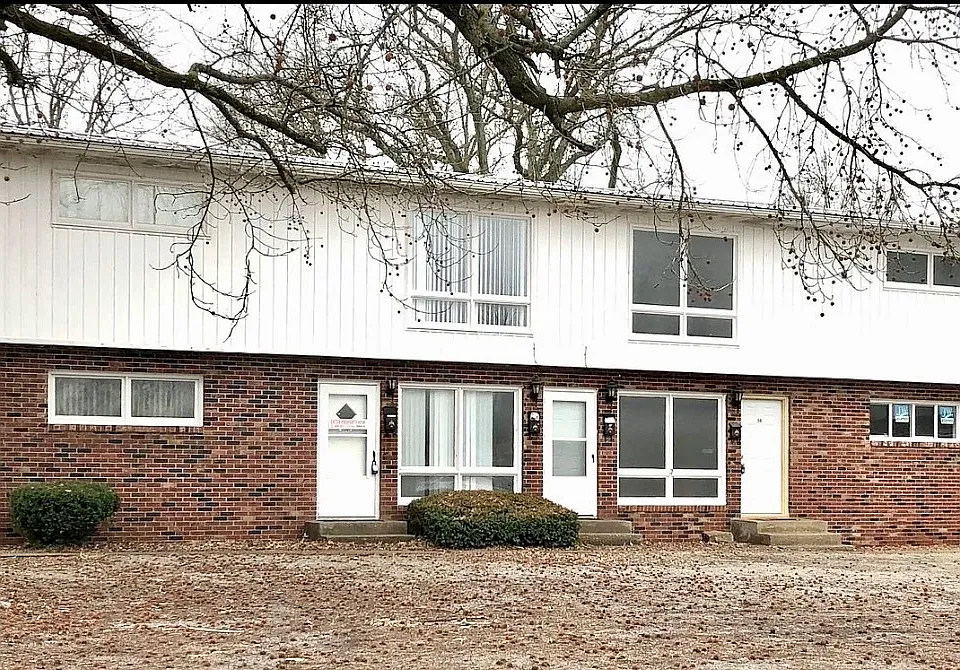 627 N Bryan Ave #9