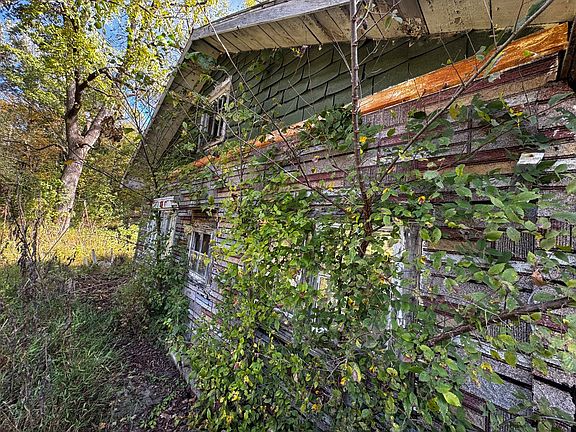 26th image of 2210 N Hurricane Creek Rd