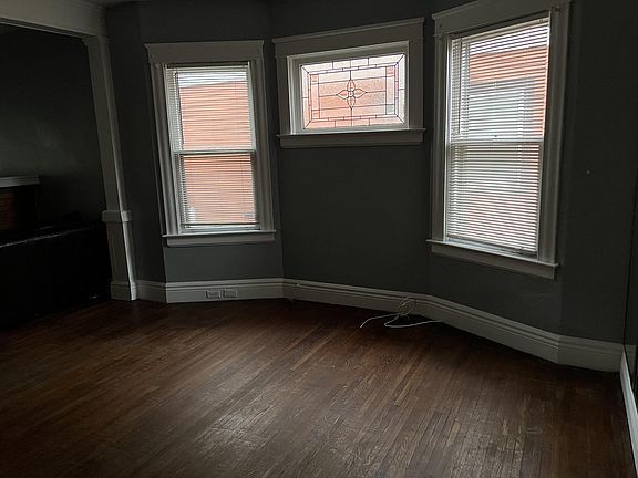 4th image of 73 Blaine Ave