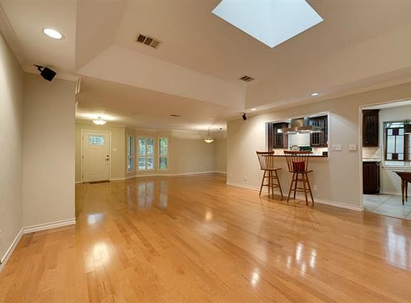 4th image of 2309 Ravenwood Dr