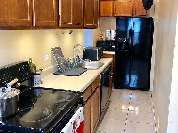4th image of 1211 N La Salle St #1903