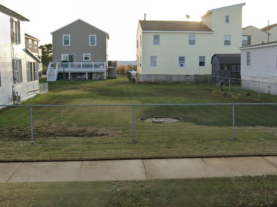 2nd image of 324 W 19th Ave