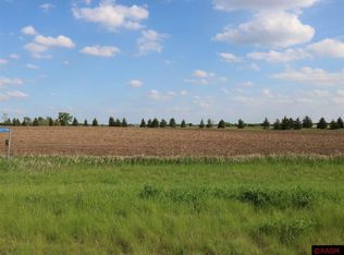 35794 Sharon Prairie Dr, Le Sueur, MN 56058