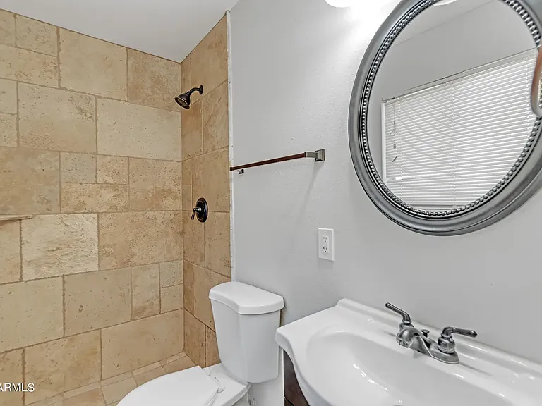 2115 E Birchwood Ave — Photo 8