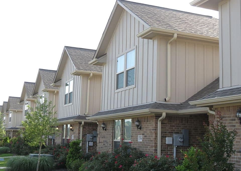 1st image of 3520 Kenyon Dr
