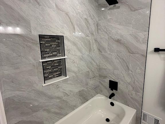 5th image of 1324 Potomac Heights Dr Unit 42