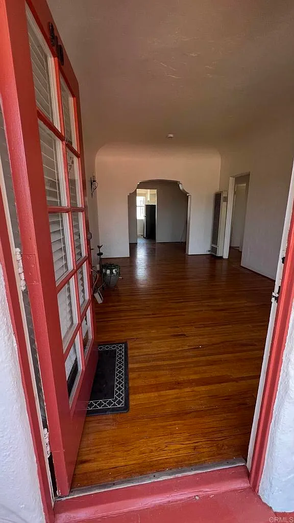 2 bed, 800 sqft, $3,500 — Photo 3