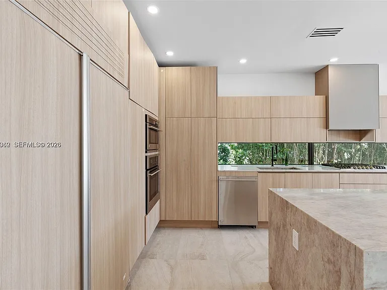 550 S Shore Dr — Photo 21