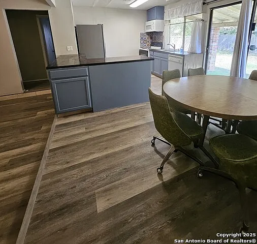 5814 Cliffmont Dr — Photo 3