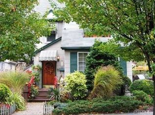 30 Jayson Ave, Great Neck, NY 11021