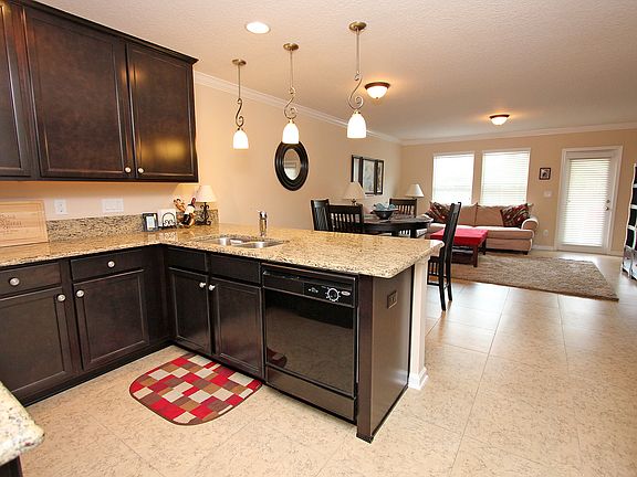 2nd image of 452 Walnut Dr