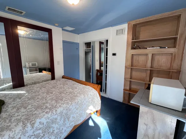 (undisclosed Address), Reseda, CA 91335