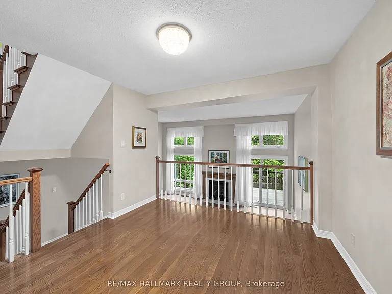 44 Dunbarton Ct — Photo 12