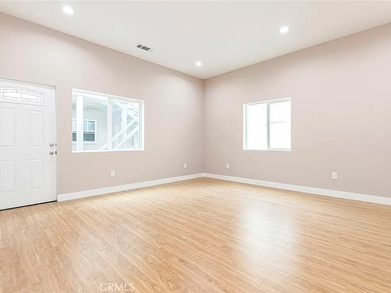 741 E Doran St #B — Photo 4