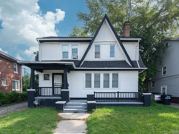 2nd image of 326 Eastlawn St