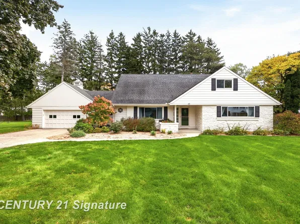 45 Benton Rd, Saginaw, MI 48602