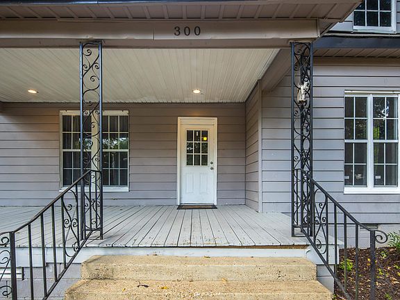 5th image of 300 Jones St