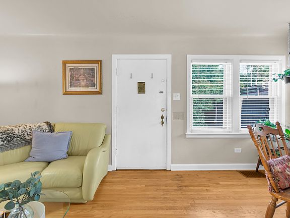 5th image of 755 Bellaire St