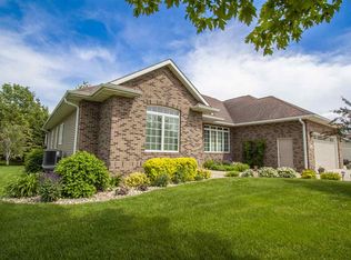 1726 Falcon Rdg, Waterloo, IA 50701