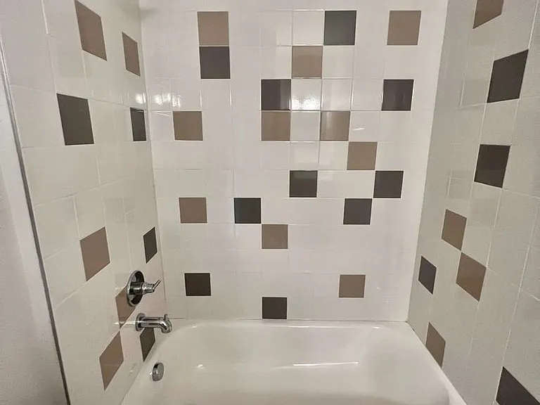 1035 Chester Ave #2 — Photo 15