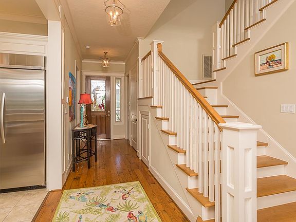3rd image of 13514 Moyenne Pl
