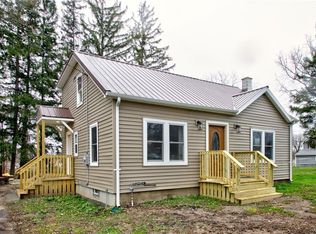 11 Crittenden Rd, Akron, NY 14001