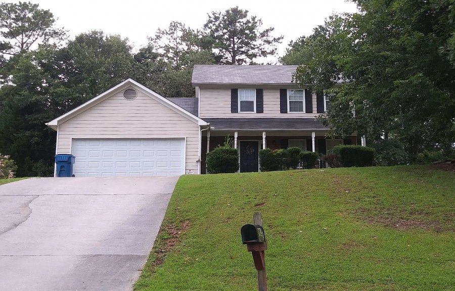 1st image of 2422 Windridge Dr NE