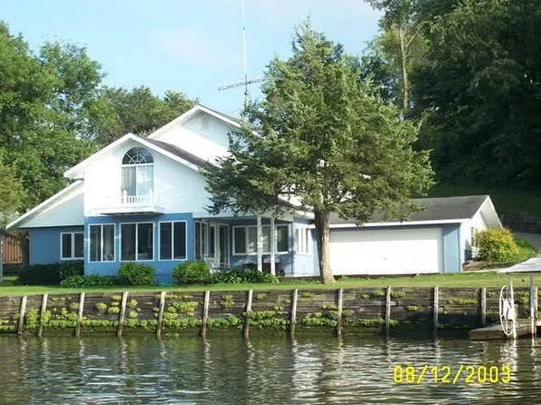 20879 263rd St, Manchester, IA 52057