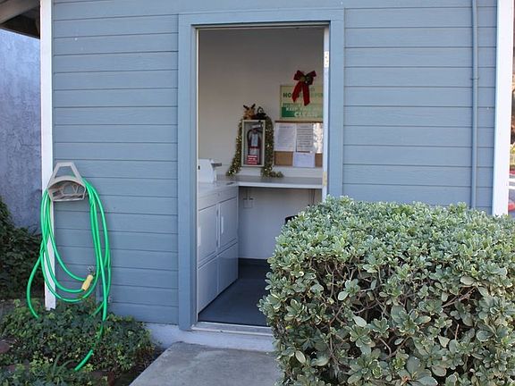 4th image of 726 E Colorado Ave APT 39