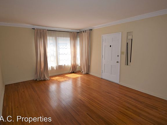 3rd image of 4228 1/2 Los Feliz Blvd #11081066