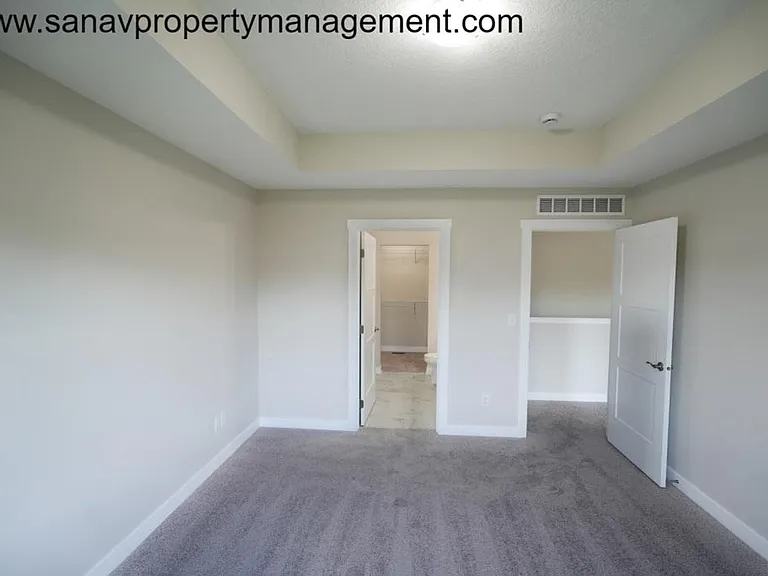700 SE Mesa Dr — Photo 18