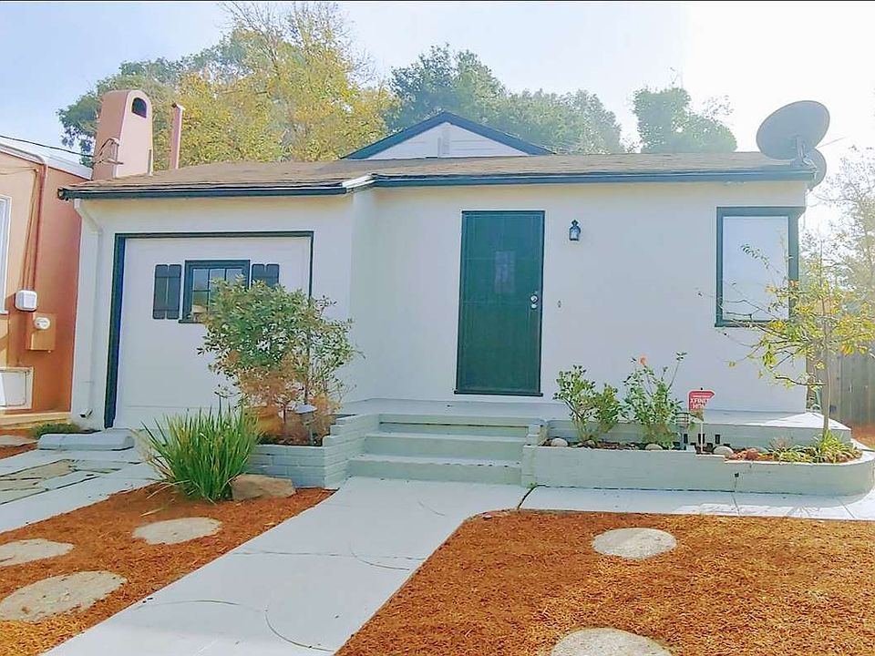 2nd image of 2526 Ritchie St